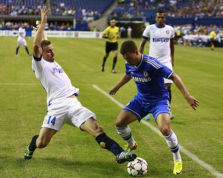 Những cầu thủ tốc độ như Hazard khiến cho hàng thủ của Inter hoạt động rất vất vả