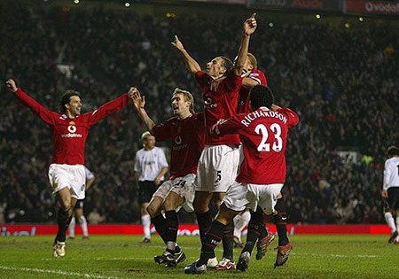 22/1/2006, Ferdinand ghi bàn thắng duy nhất giúp MU giành chiến thắng trước Liverpool