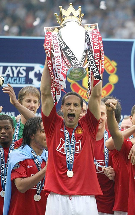 Ferdinand lần thứ 3 vô địch Premier League cùng MU (2007/08)