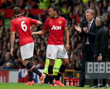 MU gục ngã trước Sevilla ngay tại thánh địa Old Trafford - 3 Một trận đấu tôn vinh không trọn vẹn với Ferdinand