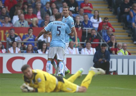 Tiền đạo người Bosnia đã giúp Man City khai thông bế tắc