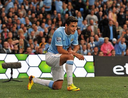 Tân binh Navas có trận đầu tiên cho Man City tại Premier League, anh đảm nhận cánh phải