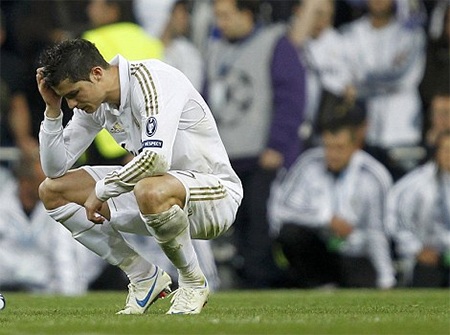10 năm: C.Ronaldo leo lên đỉnh thế giới từ kẻ vô danh - 19 Nhưng tại Champions League, họ năm thứ 2 liên tiếp dừng chân tại bán kết