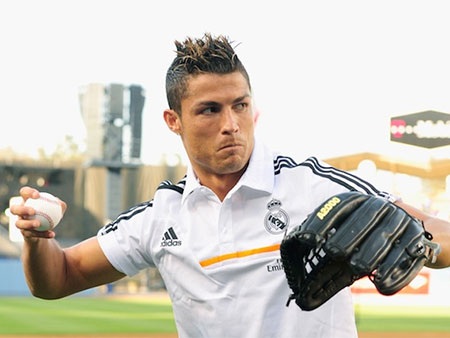 Ronaldo là một siêu sao trên sân cỏ bóng đá, nhưng mọi chuyện sẽ khác nếu chuyển sang bóng chày