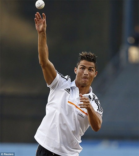 Bóng rời tay ngôi sao đang khoác áo Real Madrid