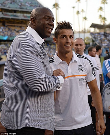 Siêu sao người BĐN bên cạnh Magic Johnson