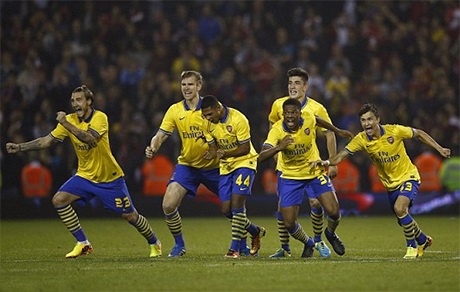 Arsenal đã giành chiến thắng 4-3 ở loạt sút luân lưu