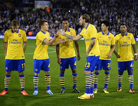 Nicklas Bendtner: Sau 767 ngày mới lại là Pháo thủ