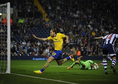 Nicklas Bendtner: Sau 767 ngày mới lại là Pháo thủ