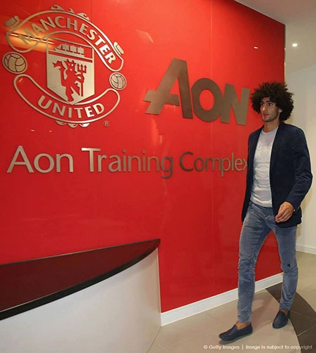 Fellaini mang áo số 31 tại Man Utd - 5 Fellaini được kỳ vọng sẽ đem luồng sinh khí mới cho tuyến giữa của Quỷ đỏ