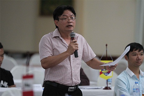 Ông Nguyễn Trọng Hoài chất vấn về công tác trọng tài, ảnh: Sơn Dũng