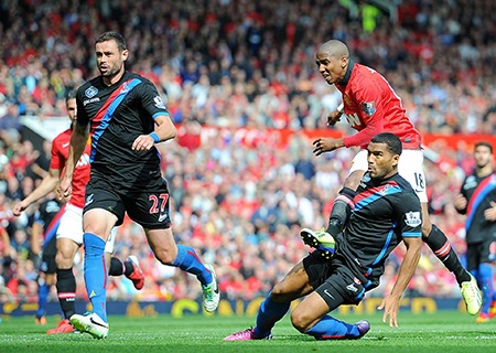 MU không tấn công quá mạnh nhưng đủ để Crytal Palace phải vất vả chống đỡ