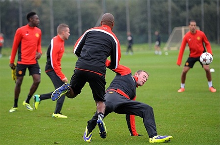 MU khá thảnh thơi trong buổi tập trước khi tới Ukraina