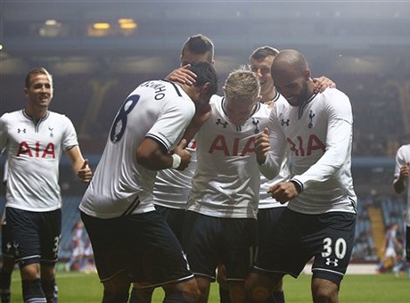 Đội khách thi đấu quá mạnh, các bàn thắng đã liên tục đến