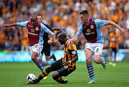 Lượt đầu vòng 7 Premier Leauge: Liverpool soán ngôi đầu của Arsenal - 3 Fabian Delph (trái) là cầu thủ hay nhất trận