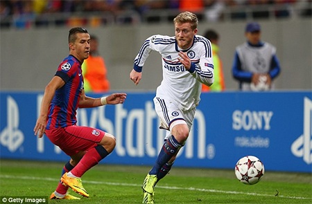 Mata chia vui cùng đồng đội