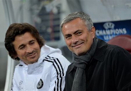 Nụ cười rạng rỡ của Mourinho trên băng ghế chỉ đạo