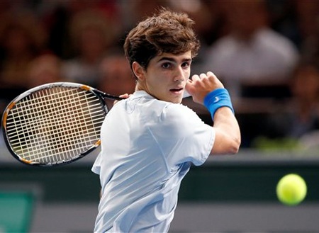 Djokovic vắt sức hạ đối thủ đàn em - 1 Tay vợt 22 tuổi Pierre-Hugues Herbert