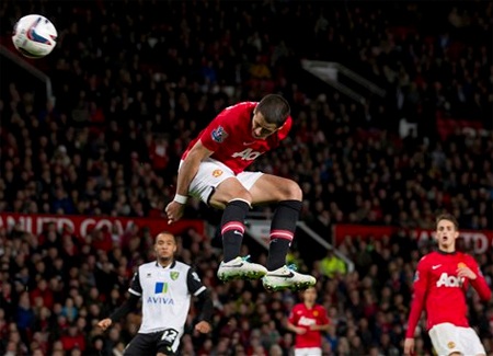 Tiền đạo người Mexico cũng là người ghi bàn giúp MU vượt qua Liverpool ở vòng 3