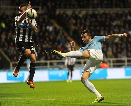 Man City hạ gục Newcastle trong hiệp phụ - 3 Man City bắt đầu chơi tốt hơn từ hiệp 2