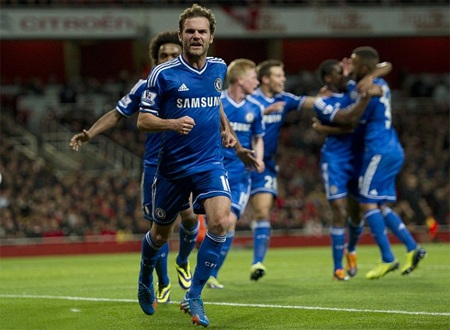 Chelsea phá nát “giấc mơ con” của Arsenal - 1 Mata là người ấn định chiến thắng cho Chelsea