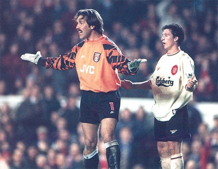 Cả Seaman và Fowler đều cho rằng không có pha phạm lỗi