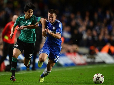 Schalke đã khởi đầu rất mạnh mẽ và khiến Chelsea run sợ