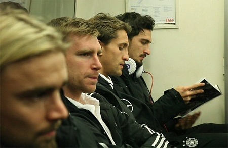 Marcel Schmelzer (trái), Per Mertesacker, Rene Adler vàMats Hummels (phải)