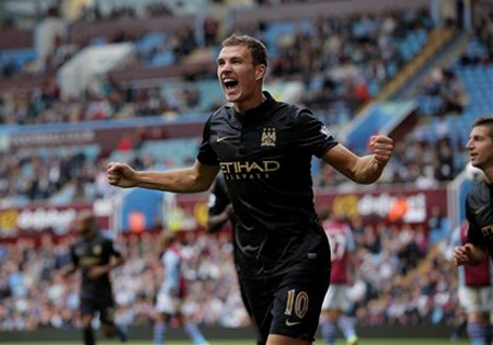 Arsenal câu kéo tiền đạo Dzeko của Man City - 2 Dzeko sẽ là phương án tốt cho CLB đang cần gấp tiền đạo như Arsenal