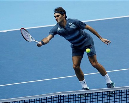 Nadal tranh cúp vô địch với Djokovic - 2 Federer tự đánh hỏng khá nhiều và làm mất điểm rất đáng tiếng