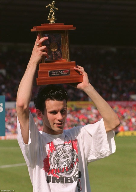 Ryan Giggs bước sang tuổi 40: Miệt mài chặng đường dài - 6 Ryan Giggs bước sang tuổi 40: Miệt mài chặng đường dài