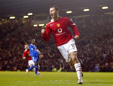 10 siêu phẩm của Giggs trong màu áo MU (phần 2) - 2 Giggs luôn biết cách tạo ra sự khác biệt bất chấp tuổi tác