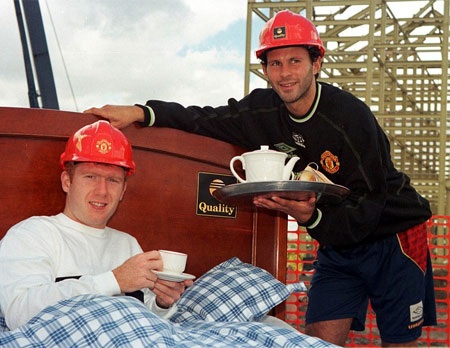 Ryan Giggs bước sang tuổi 40: Miệt mài chặng đường dài - 17 Ryan Giggs bước sang tuổi 40: Miệt mài chặng đường dài