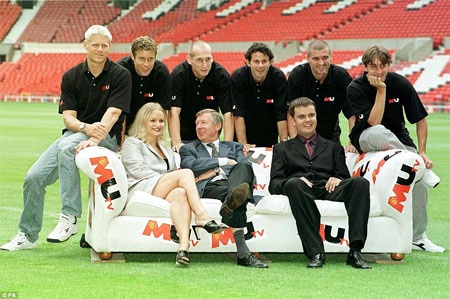 Ryan Giggs bước sang tuổi 40: Miệt mài chặng đường dài - 19 Ryan Giggs bước sang tuổi 40: Miệt mài chặng đường dài