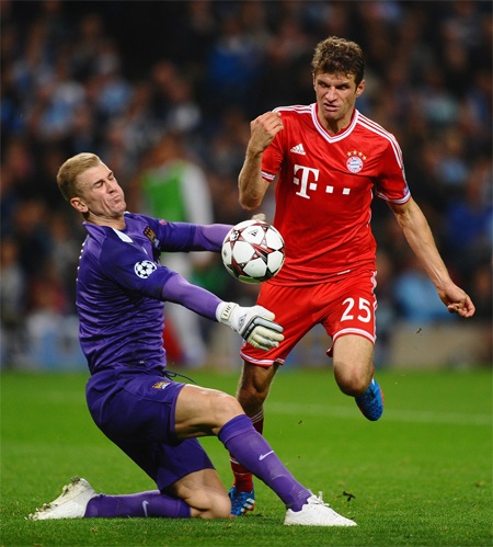 16 sai lầm gần đây của thủ thành Joe Hart - 13 Pha lao ra khỏi vòng cấm thiếu chính xác để cho Andi Weimann ghi bàn giúp Villa giành chiến thắng