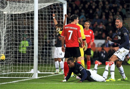 Nhưng MU lại vượt lên dẫn trước ở phút cuối cùng của hiệp 1