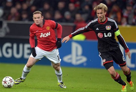 Rooney hoạt động hiệu quả ở tuyến trên, anh luôn gây được áp lực lớn cho đối phương