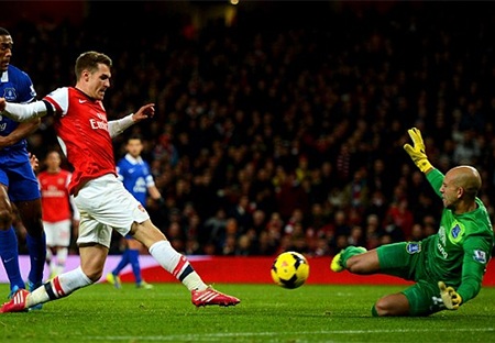 Arsenal chia điểm với Everton ở Emirates - 3 Sức ép của Arsenal tốt hơn trong hiệp 2