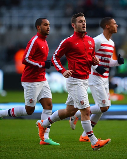 Wilshere trở lại thi đấu sau án treo giò 2 trận