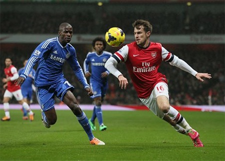 Hòa nhạt Chelsea, Arsenal mất ngôi đầu - 1 Chelsea và Arsenal đều bị tụt vị trí trên BXH sau trận hòa này