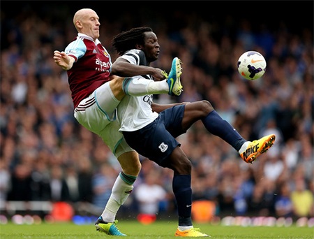 Lukaku có trận ra mắt Everton khi anh vào sân ở hiệp 2