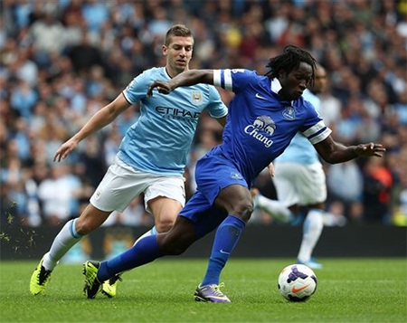 Hàng thủ của Man City cũng không khóa được Lukaku