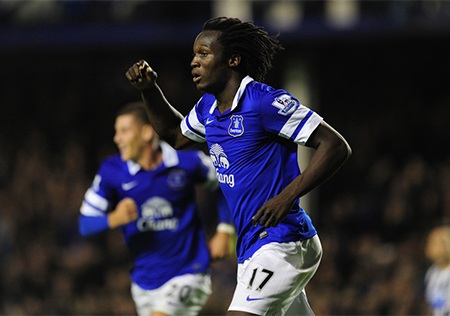 Vẻ mặt thất vọng của Joe Hart sau khi để tiền đạo người Bỉ chọc thủng lưới mở tỉ số của trận đấu