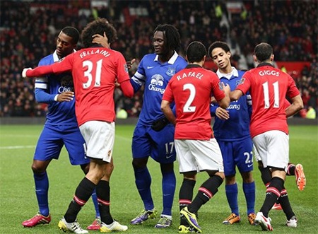 Fellaini gặp lại những người đồng đội cũ