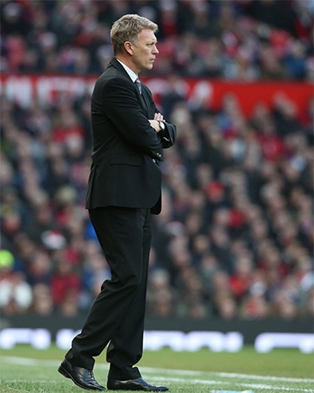Moyes vẫn có chút trầm tư bên đường pitch