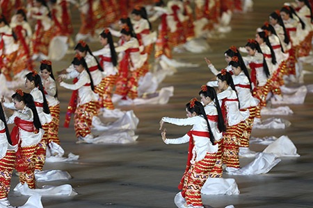 Một điệu múa đặc sắc của người Myanmar, ảnh: An An