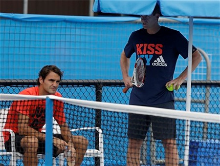 Nadal, Murray, Federer sẽ tiếp tục tốc hành vượt ải? - 2 Federer đang tích cực tập luyện chuẩn bị cho vòng 2