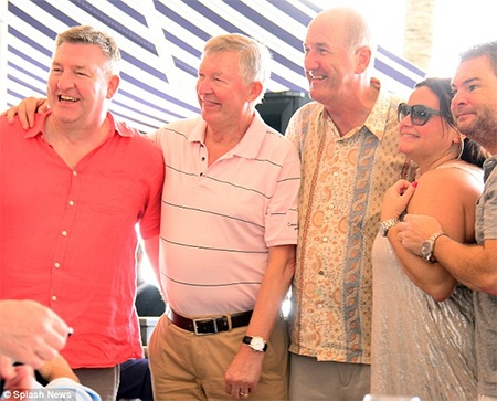 Buổi tiệc mà Ferguson tham dự có khoảng 30 người...