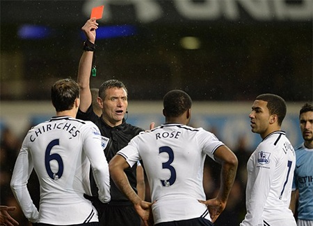 Đại thắng Tottenham, Man City giành ngôi đầu bảng - 3 Chiếc thẻ đỏ oan nghiệt khiến Tottenham sụp đổ