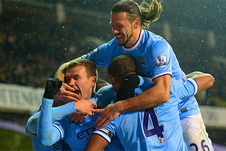 Người lập công là Dzeko, tiền đạo người Bosnia cũng đang có phong độ ấn tượng ở Man City